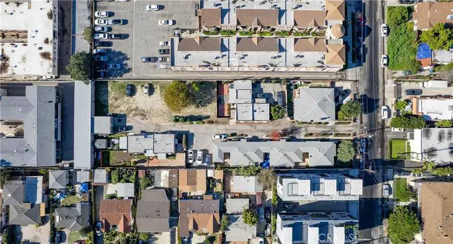 11414 Calvert, North Hollywood, CA 91606 - Image #2