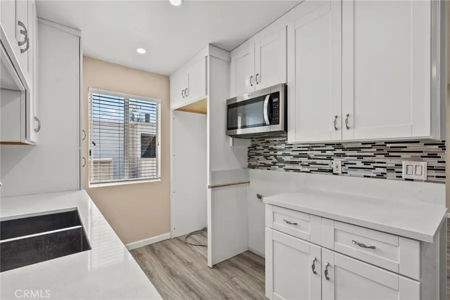 9950 Jordan #10, Chatsworth, CA 91311 - Image #2