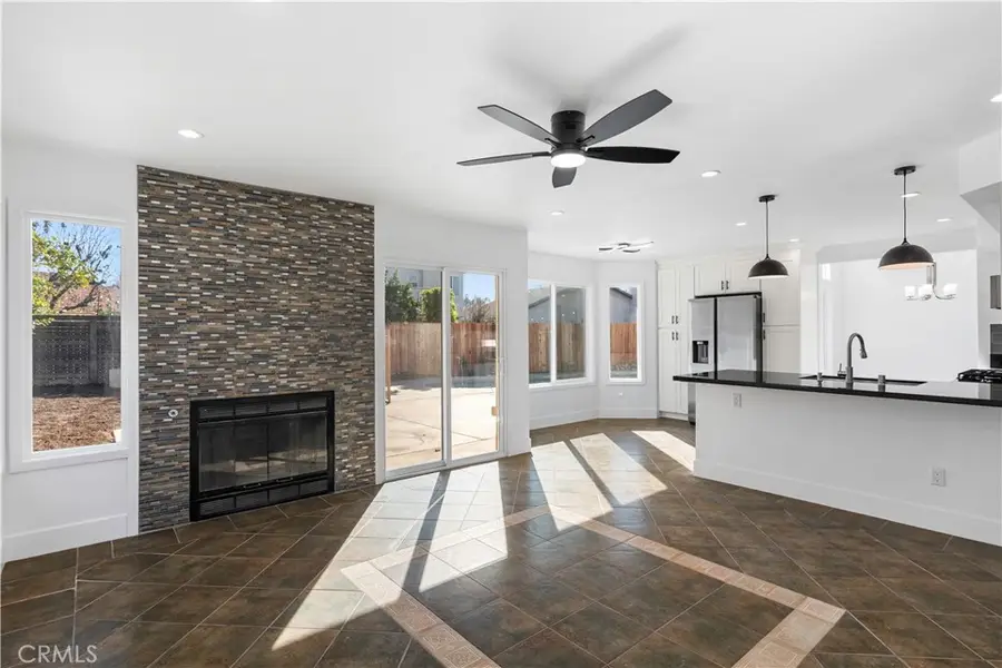 6107 Cartagena Avenue, Bakersfield, CA 93313 - Image #2