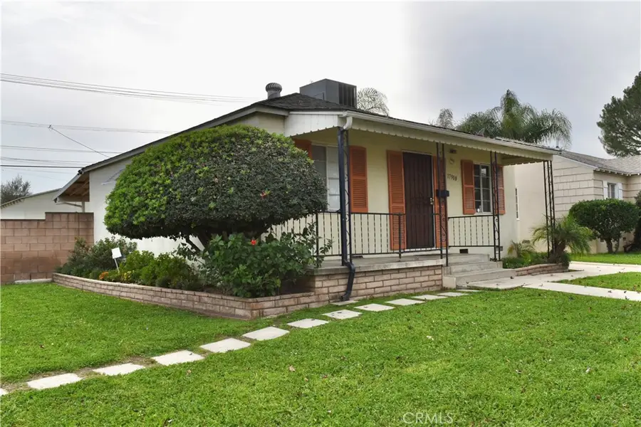 17900 Martha Street, Encino, CA 91316 - Image #3