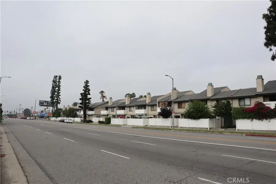 8341 De Soto, Canoga Park, CA 91304 - Image #2