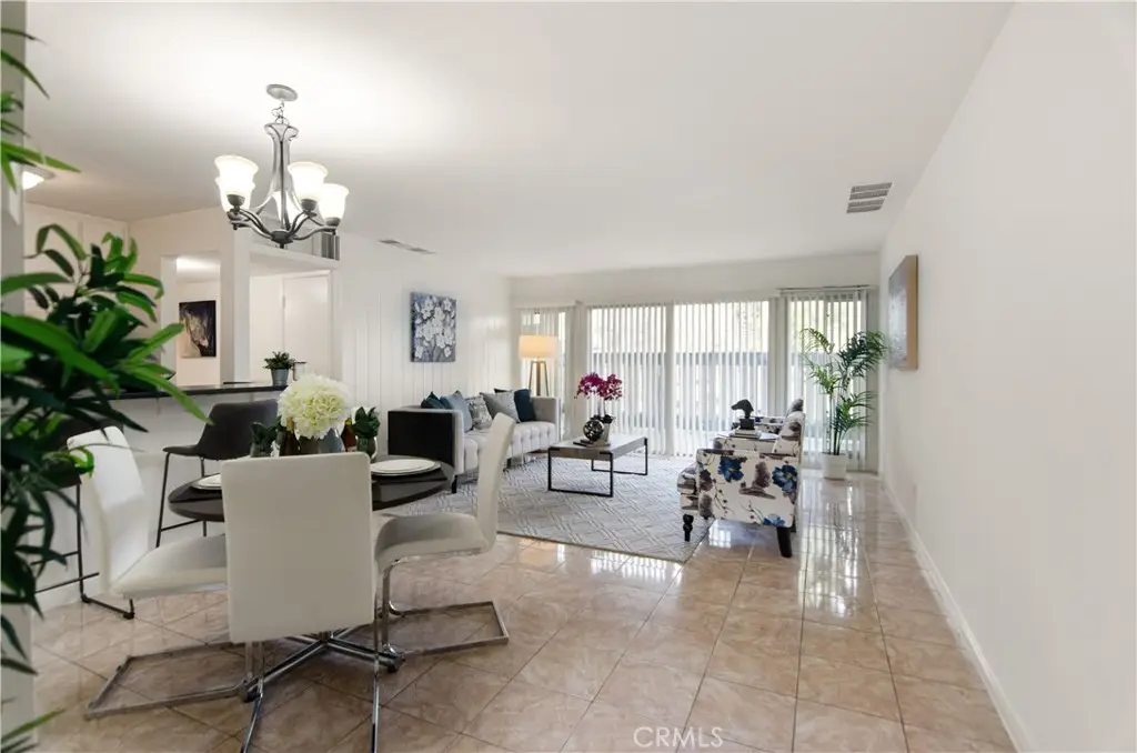 8601 International, Canoga Park, CA 91304 - Image #1