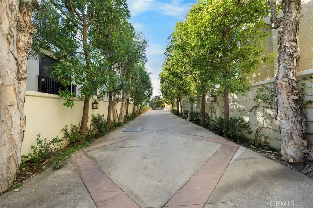453 S Barrington, Los Angeles, CA 90049 - Image #1