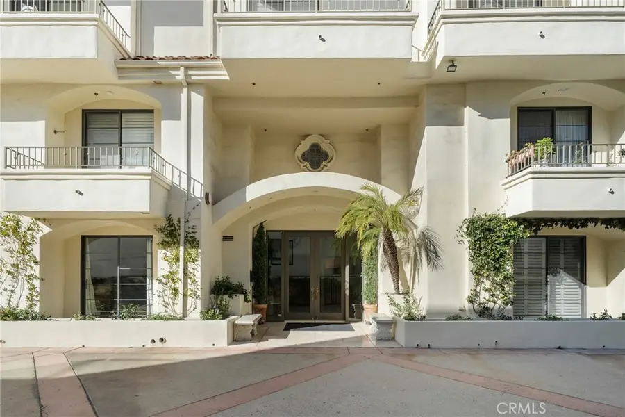 453 S Barrington, Los Angeles, CA 90049 - Image #3