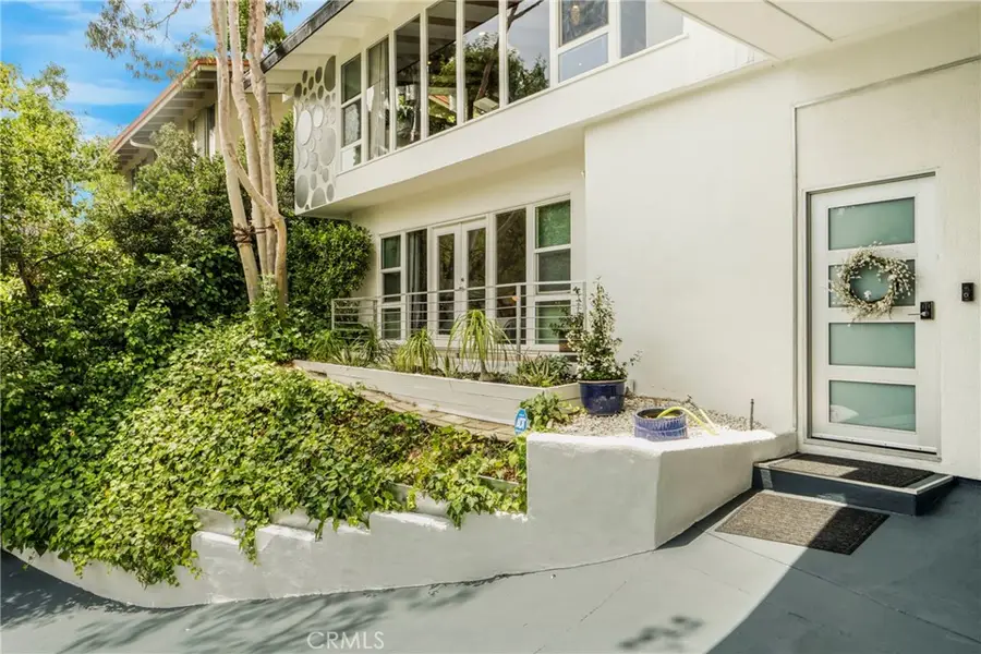 3839 Davana Road, Sherman Oaks, CA 91423 - Image #2