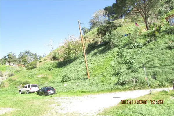 8001 Denivelle Rd., Sunland, CA 91040