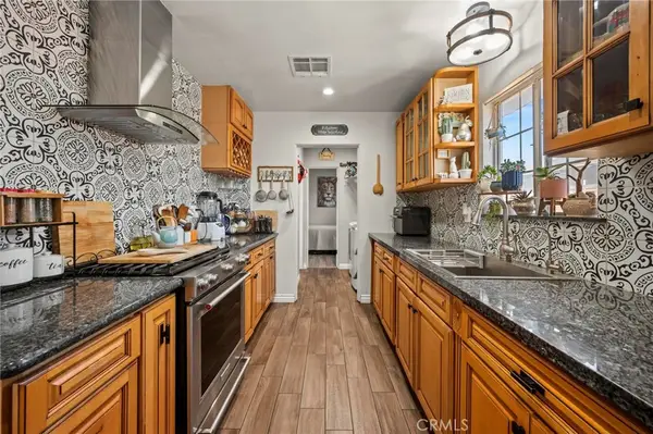 38870 Foxholm Drive, Palmdale, CA 93551