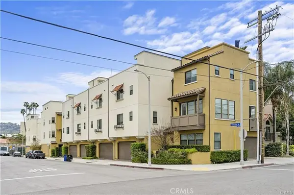 10832 W Riverton Court, Toluca Lake, CA 91602