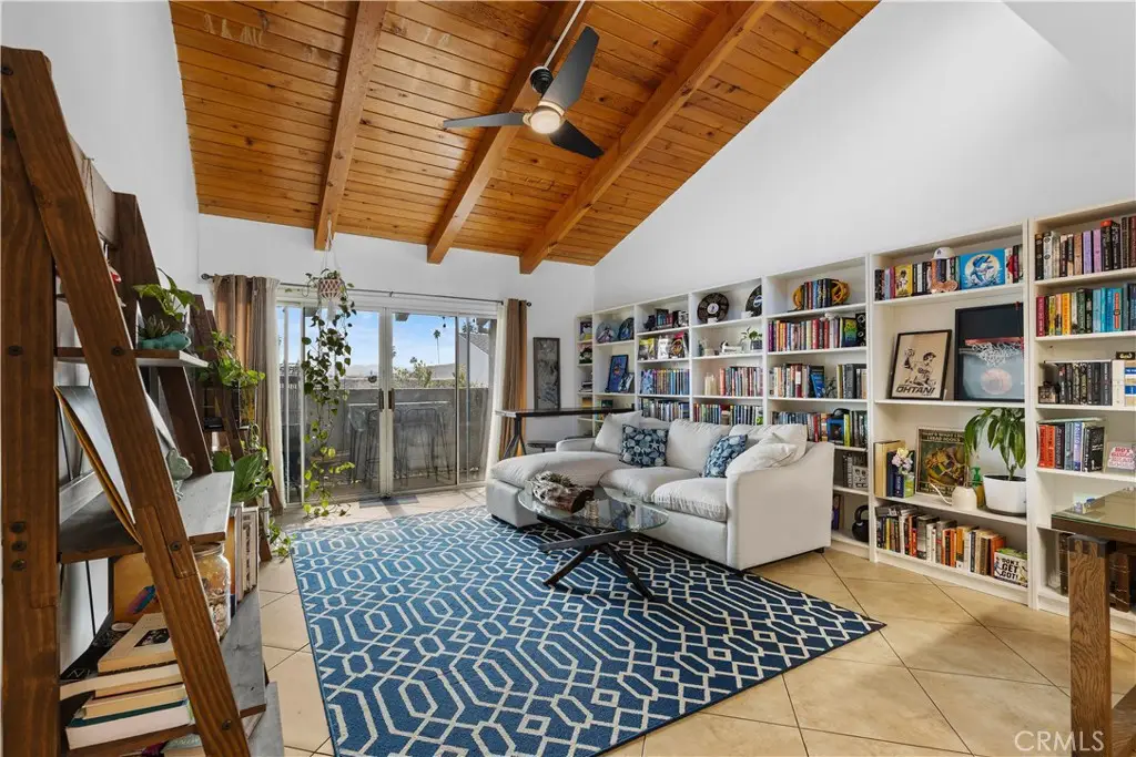 20134 Leadwell Street #332, Winnetka, CA 91306 - #1