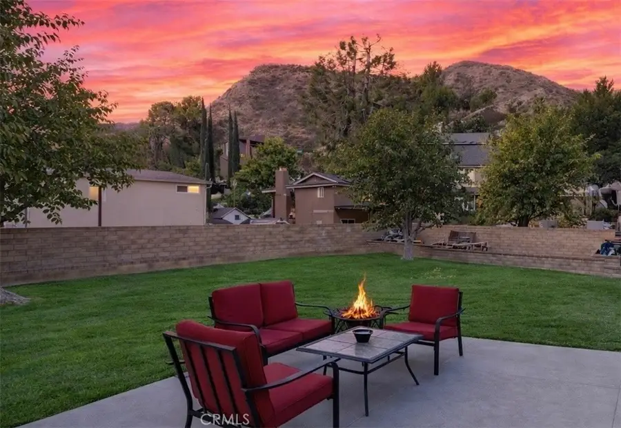 28975 Lotusgarden Dr, Canyon Country, CA 91387 - Image #2