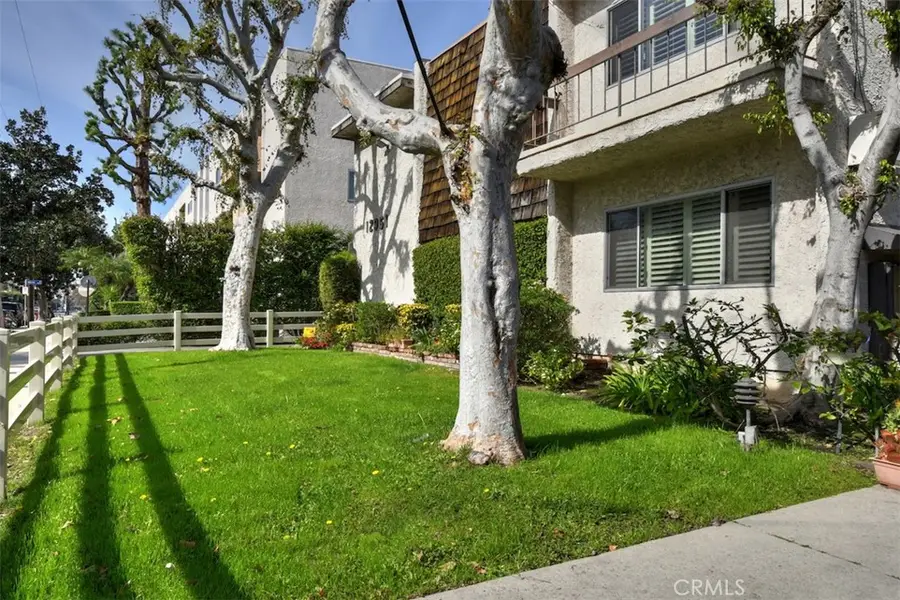 12951 Riverside Drive #4, Sherman Oaks, CA 91423 - #3