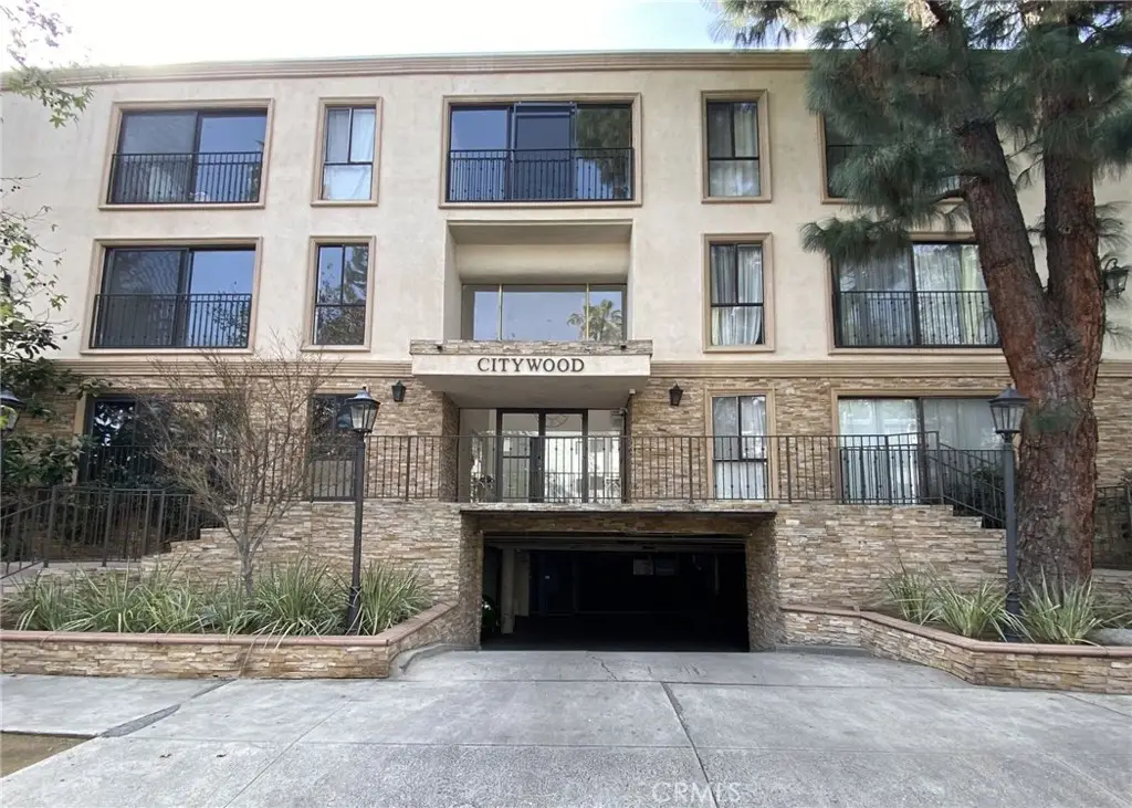 15344 Weddington, Van Nuys, CA 91411 - #1