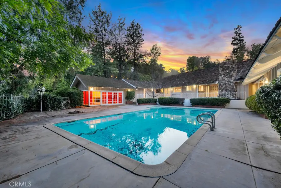 4809 Queen Victoria Road, Woodland Hills, CA 91364 - #2