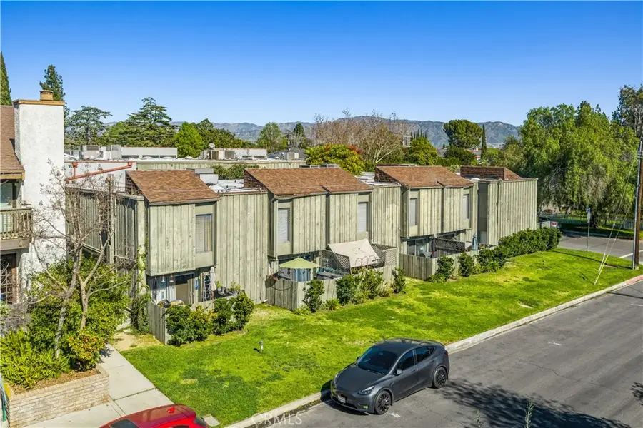 11607 Acama Street, Studio City, CA 91604 - #2