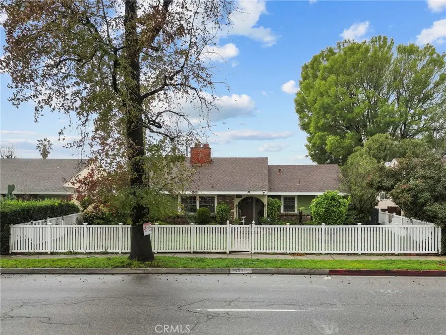 9253 Hayvenhurst Avenue, North Hills, CA 91343 - #2