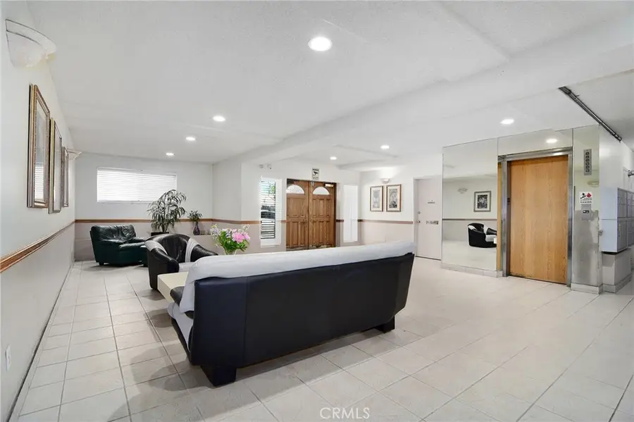 5400 Lindley Avenue #101, Encino, CA 91316 - #3