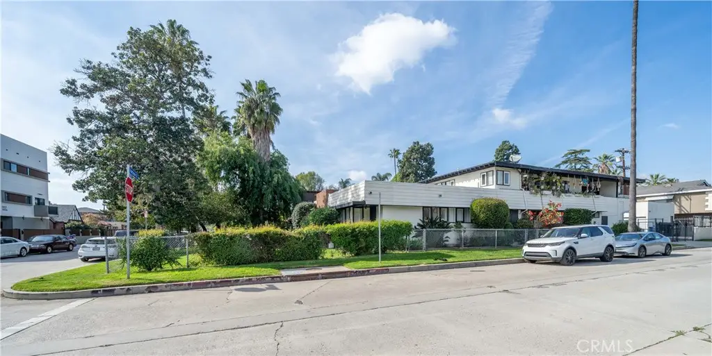 11001 Hortense Street, West Toluca Lake, CA 91602 - #1