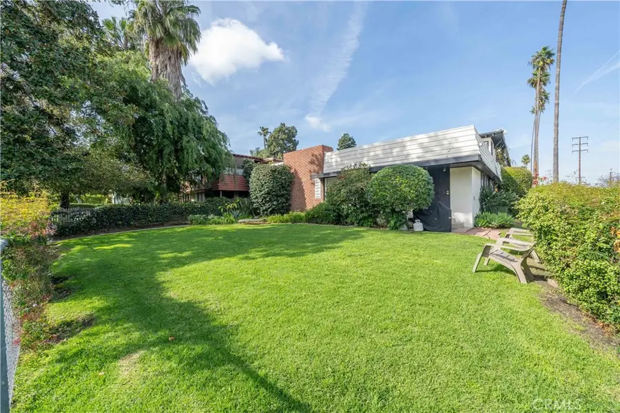 11001 Hortense Street, West Toluca Lake, CA 91602 - #3