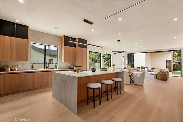 5525 Carpenter Avenue, Valley Village, CA 91607