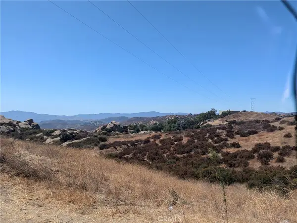 40 North American Cut Off Road, West Hills, CA 91304