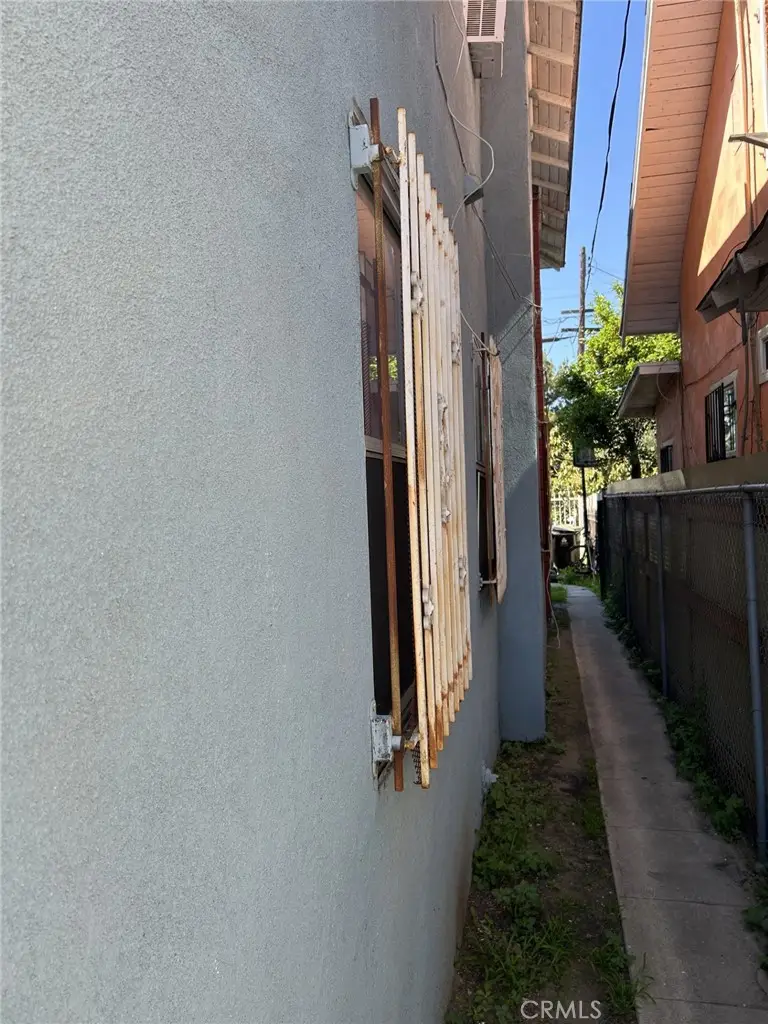 4512 Wesley Avenue, Los Angeles, CA 90037 - #2