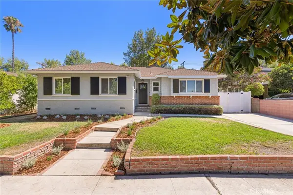 19438 Calvert Street, Tarzana, CA 91335