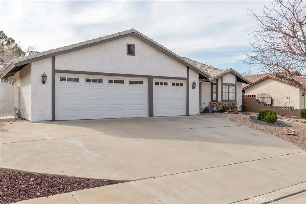 42307 61st St W, Lancaster, CA 93535 - #1