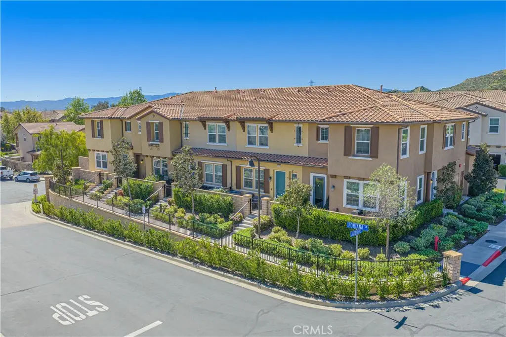 28706 Jardineras Dr, Valencia, CA 91354 - #1