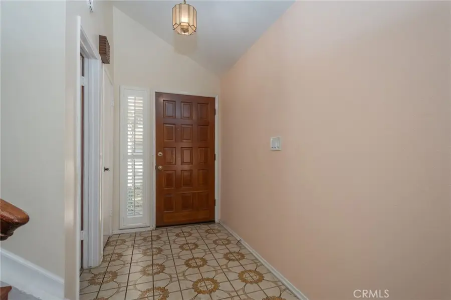 18319 Collins Street #19, Tarzana, CA 91356 - #3