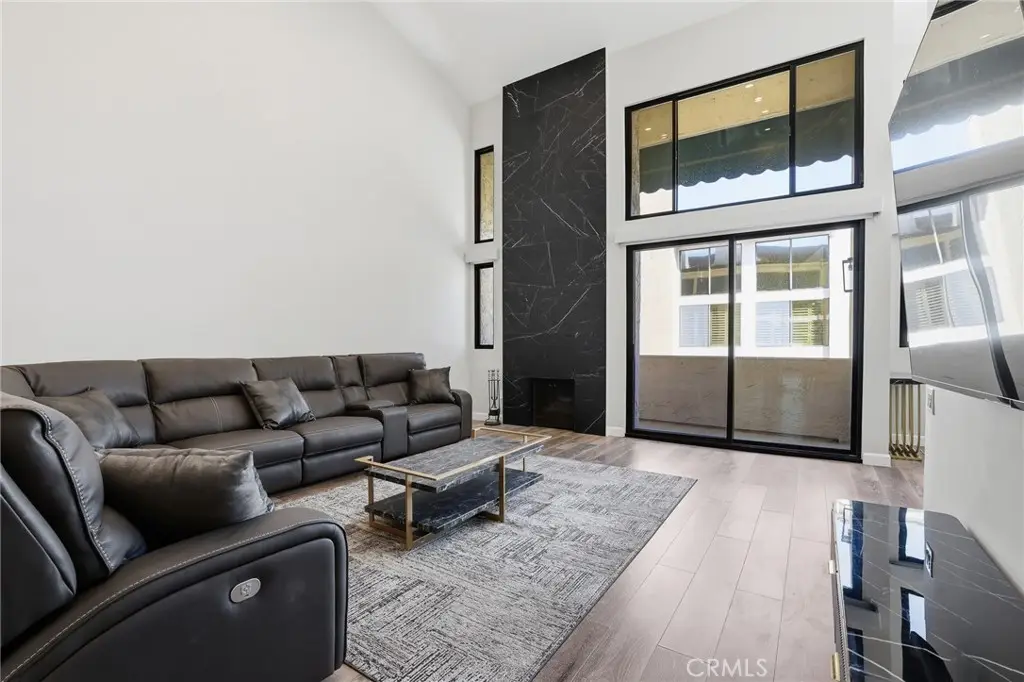 5310 Zelzah Avenue #302, Encino, CA 91316 - #1