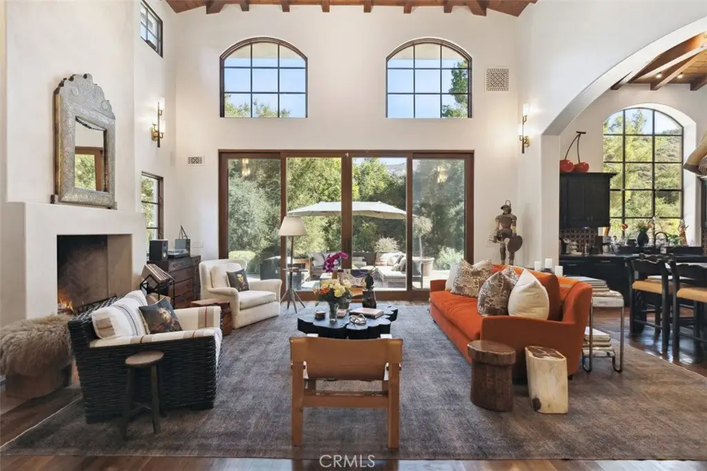 2040 Mckain Street, Calabasas, CA 91302 - #1