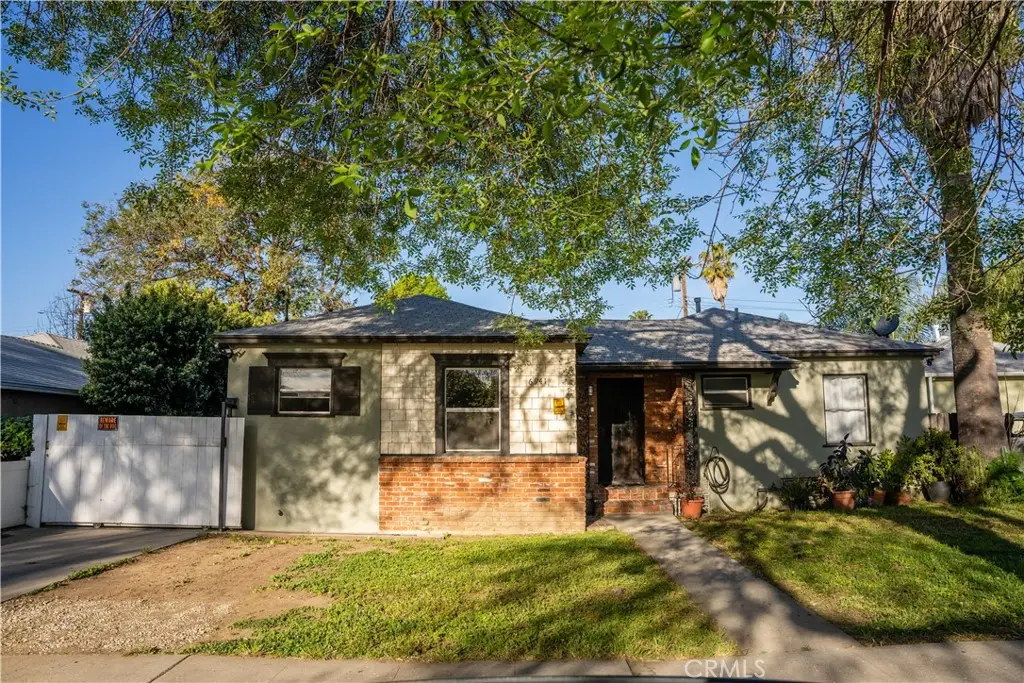 6941 Newcastle, Reseda, CA 91335 - #1