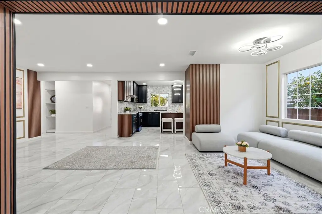 18114 Schoenborn, Northridge, CA 91325 - #1