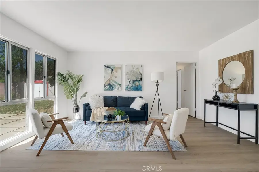 8207 Yarmouth, Reseda, CA 91335 - #2