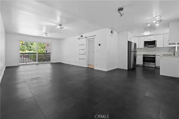 2940 N Verdugo Road #214, Glendale, CA 91208