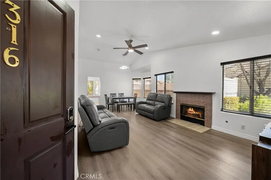 22942 Banyan #316, Saugus, CA 91390 - #3