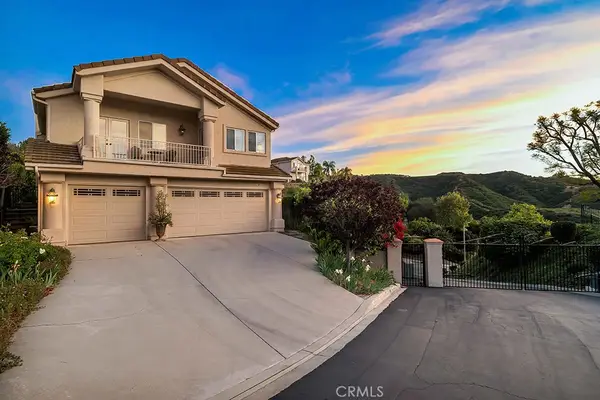 22420 Pinewood Court, Calabasas, CA 91302