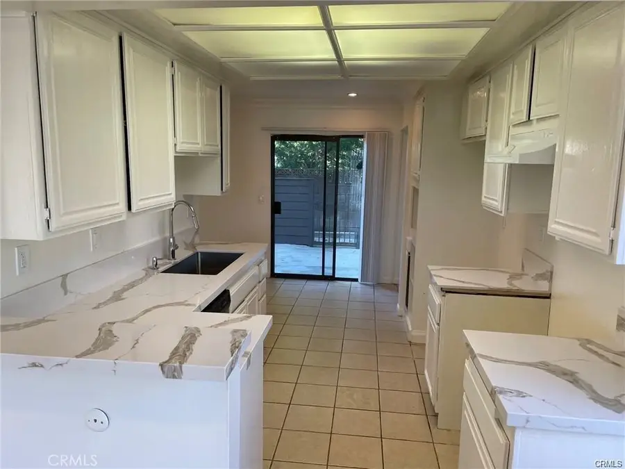 10001 Topanga Canyon Blvd #17, Chatsworth, CA 91311 - #3