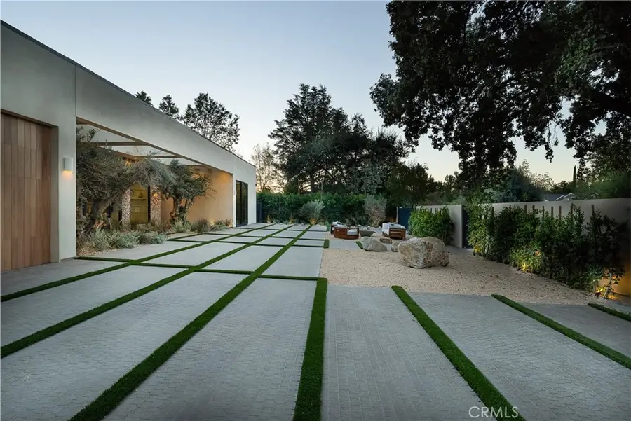 23340 Collins, Woodland Hills, CA 91367 - #2