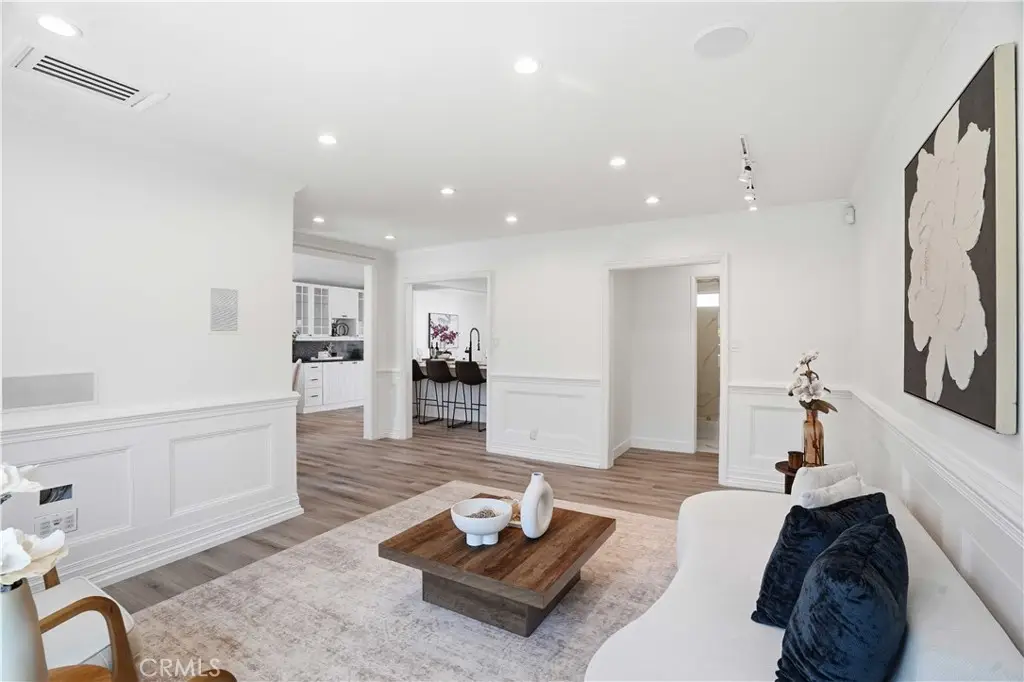 17721 Burbank, Encino, CA 91316 - #1