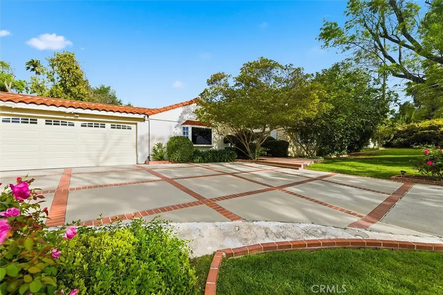 5220 Collier Place, Woodland Hills, CA 91364 - #3