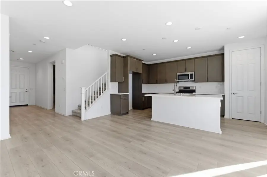 43869 Hampton, Lancaster, CA 93536 - #2