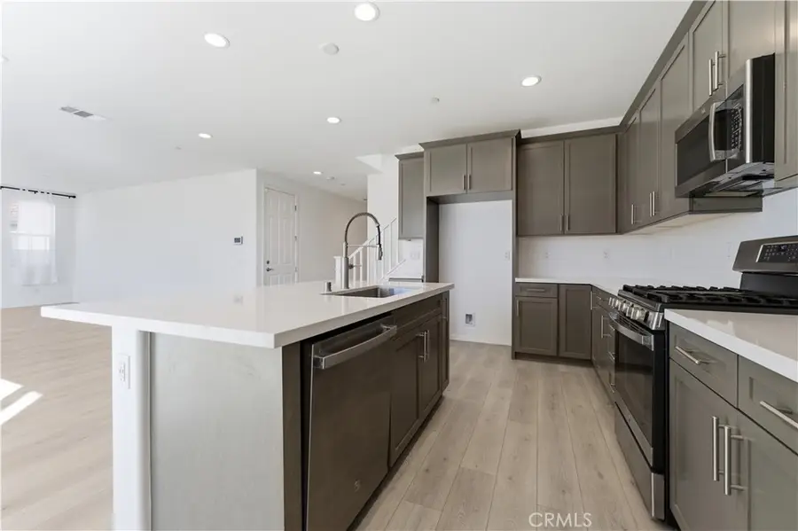 43869 Hampton, Lancaster, CA 93536 - #3