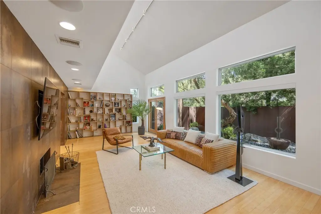 4109 Empis Street, Woodland Hills, CA 91364 - #1