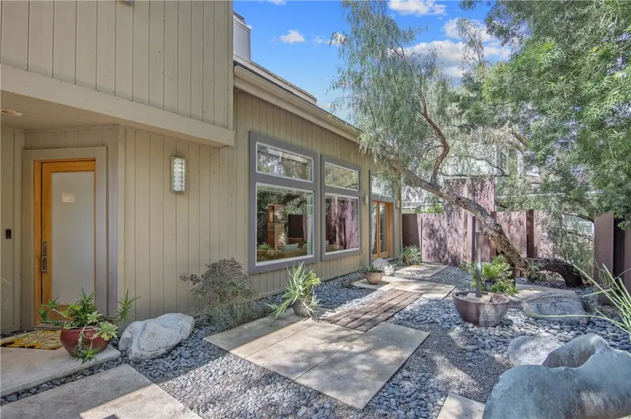 4109 Empis Street, Woodland Hills, CA 91364 - #2