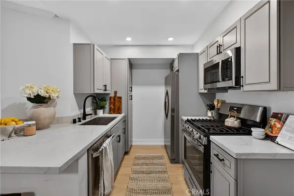 5550 Owensmouth #123, Woodland Hills, CA 91367