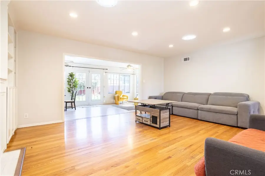 8534 Bothwell, Northridge, CA 91324 - #3