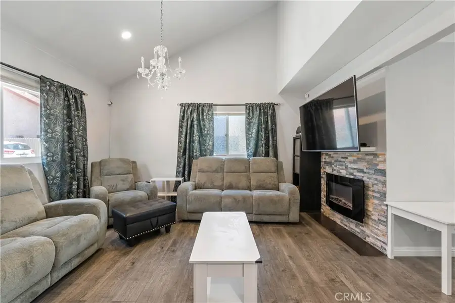 9946 Owensmouth, Chatsworth, CA 91311 - #2