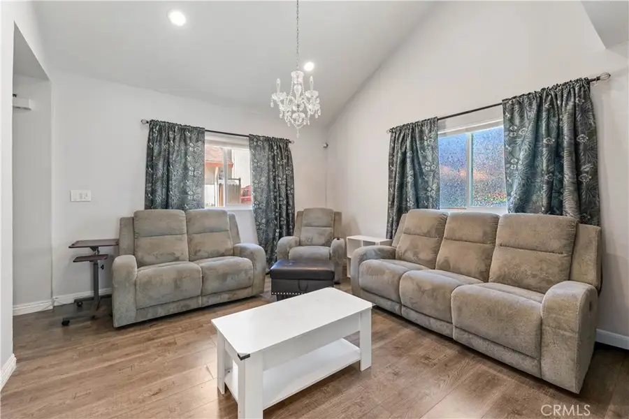 9946 Owensmouth, Chatsworth, CA 91311 - #3