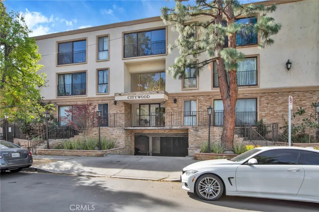 15344 Weddington Street #102, Sherman Oaks, CA 91411 - #1